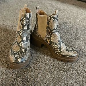 Faux snake skin booties size W7 Lightly worn